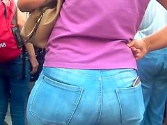 Amazing big butts mature milfs in tight jeans